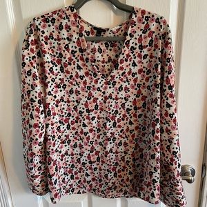 Beautiful blouse with flowers from Ann Taylor